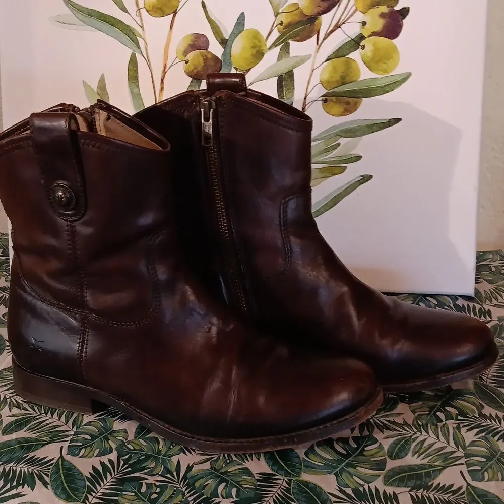 FRYE Melissa Button Front Boots. Country. Coastal Cowgirl. Equestrian